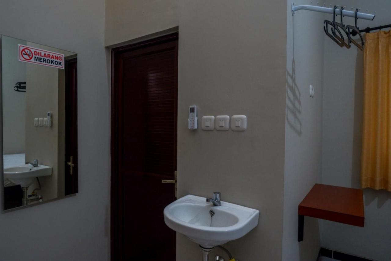 Reddoorz Near Kampus Ump Purwokerto 2 Hotel Sumbang Buitenkant foto